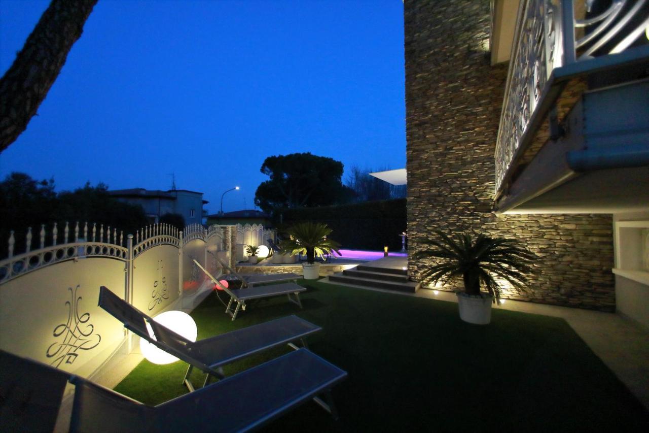 B&B Bellavista Exclusive In Zona Centrale Con Piscina Riscaldata E Jacuzzi Vista Lago Desenzano del Garda Eksteriør billede