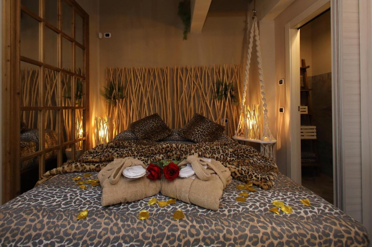 B&B Bellavista Exclusive In Zona Centrale Con Piscina Riscaldata E Jacuzzi Vista Lago Desenzano del Garda Eksteriør billede