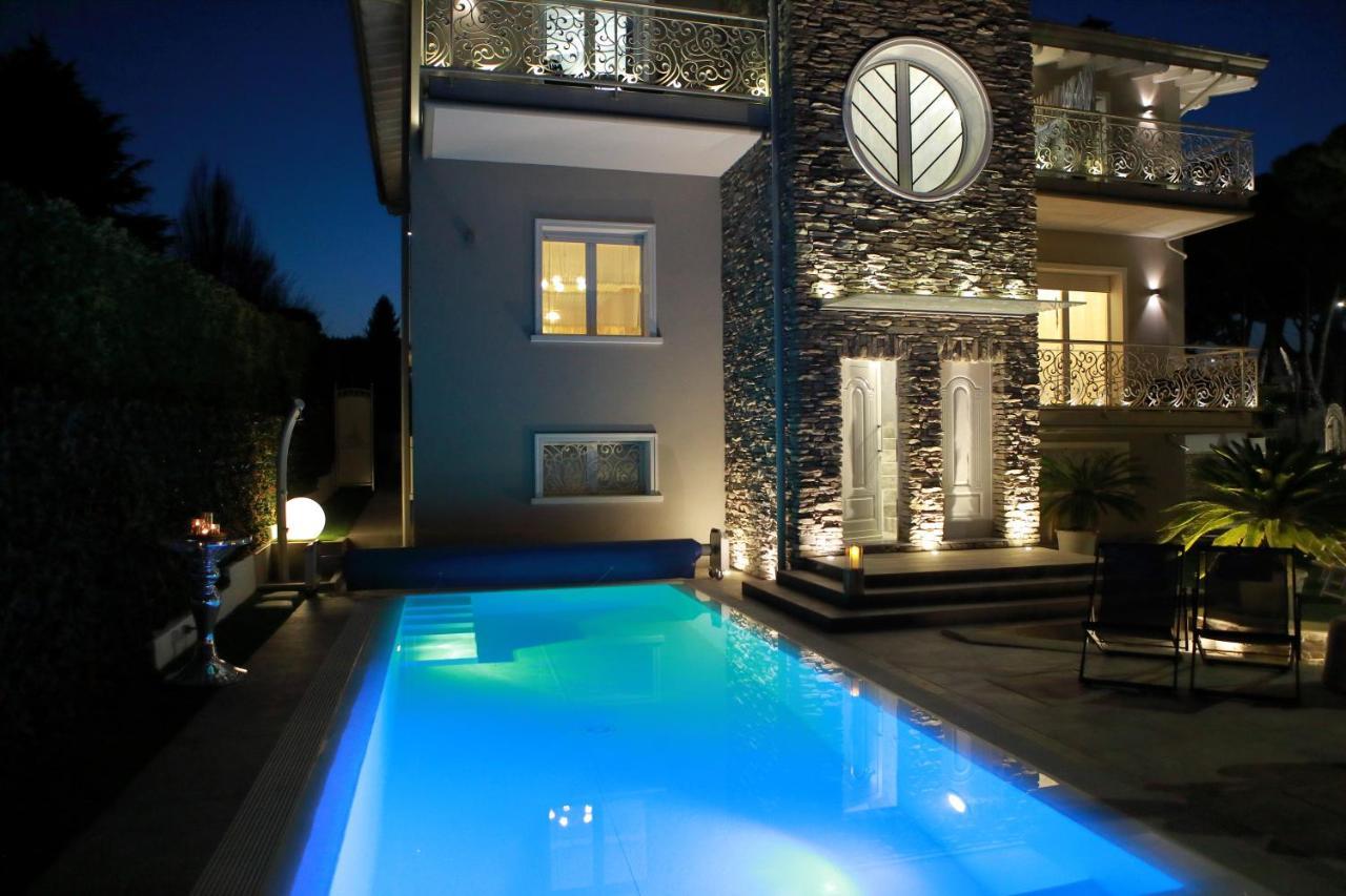 B&B Bellavista Exclusive In Zona Centrale Con Piscina Riscaldata E Jacuzzi Vista Lago Desenzano del Garda Eksteriør billede