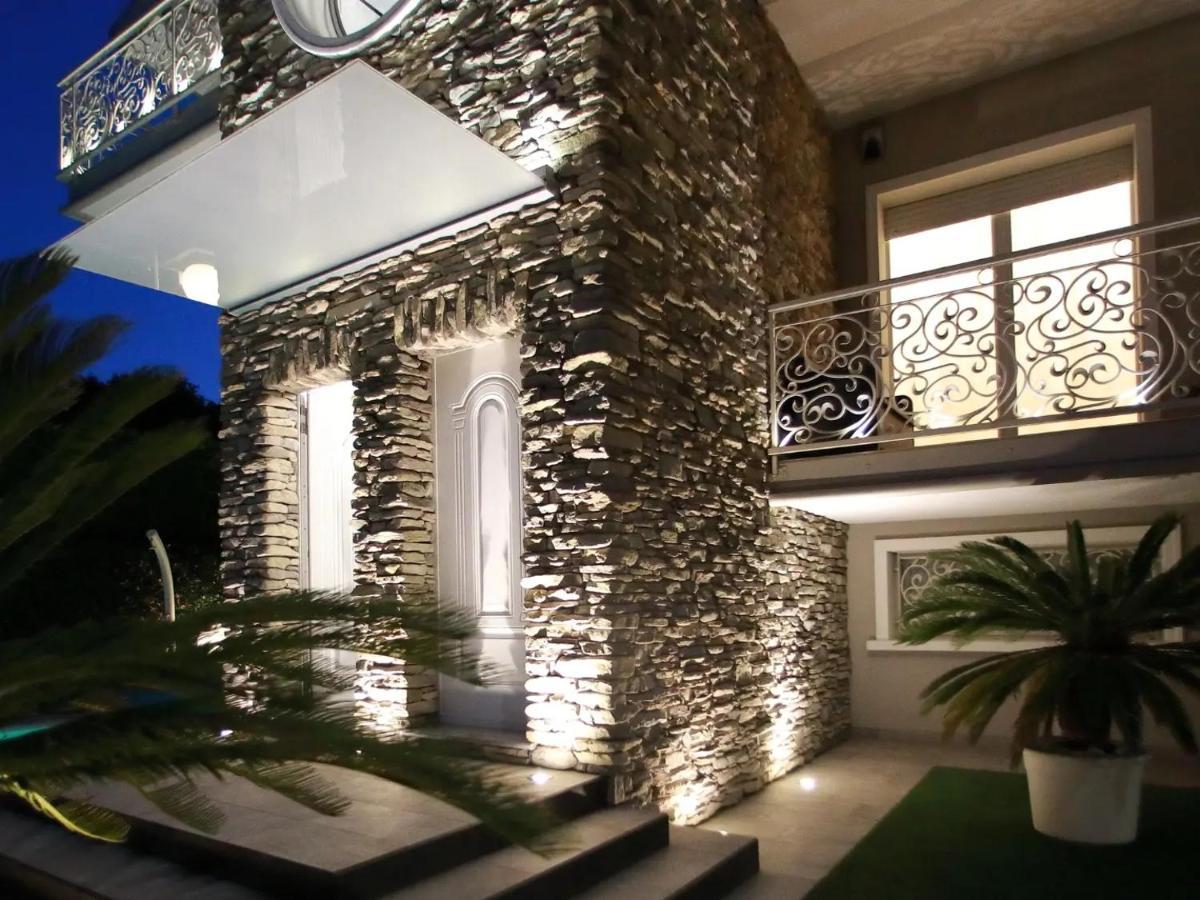 B&B Bellavista Exclusive In Zona Centrale Con Piscina Riscaldata E Jacuzzi Vista Lago Desenzano del Garda Eksteriør billede
