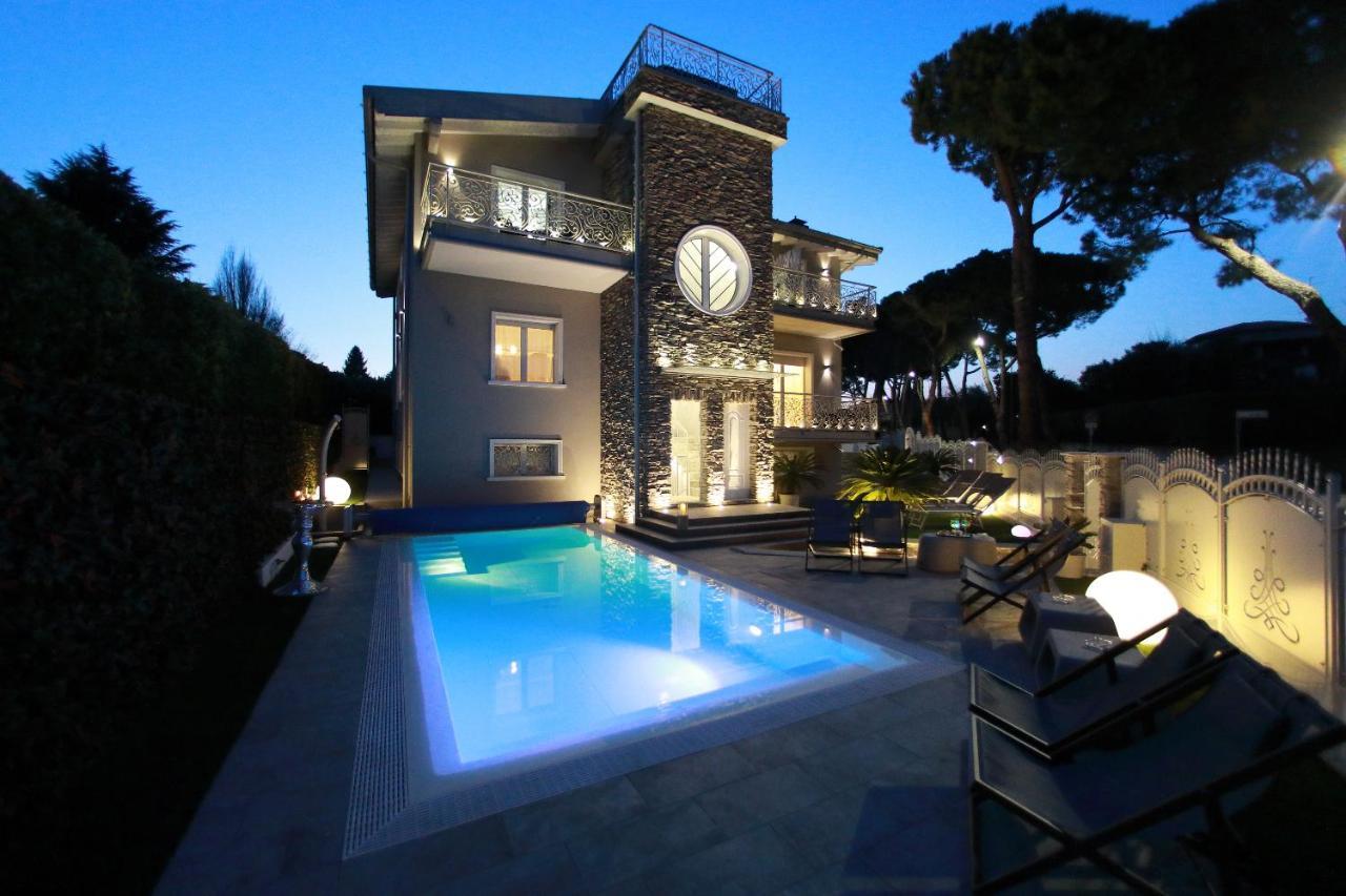 B&B Bellavista Exclusive In Zona Centrale Con Piscina Riscaldata E Jacuzzi Vista Lago Desenzano del Garda Eksteriør billede